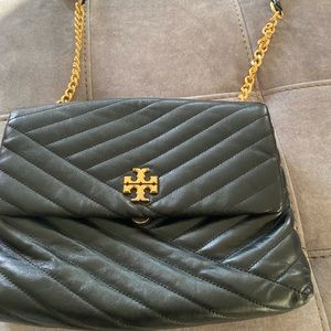 Tory Burch purse in great condition!